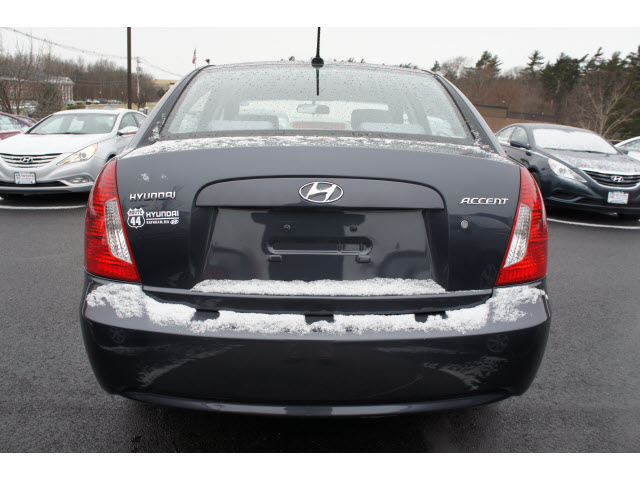 Hyundai Accent 2011 photo 2