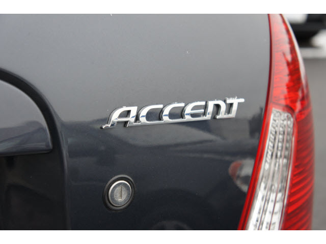 Hyundai Accent 2011 photo 4