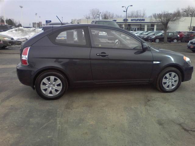 Hyundai Accent 2011 photo 1