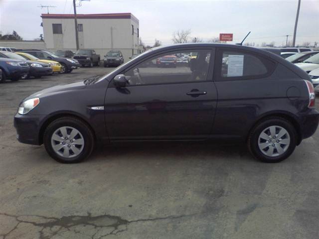 Hyundai Accent 2011 photo 3