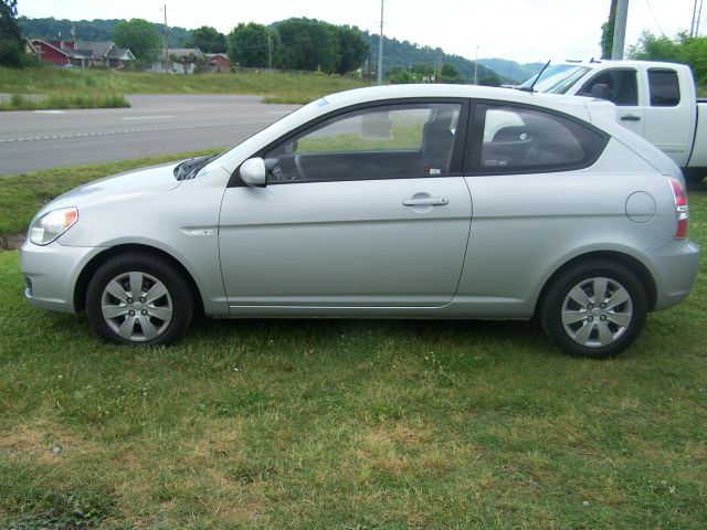 Hyundai Accent 2011 photo 12