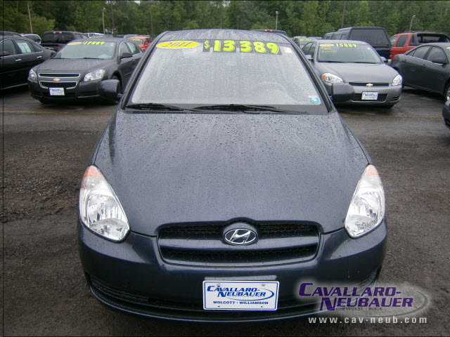 Hyundai Accent 2011 photo 1