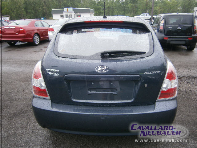 Hyundai Accent 2011 photo 3