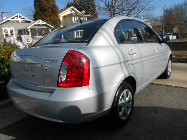 Hyundai Accent 2011 photo 1