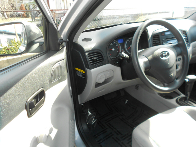 Hyundai Accent 2011 photo 2