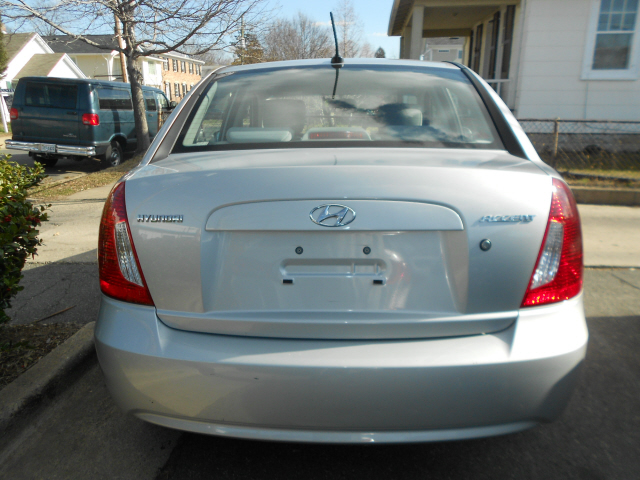 Hyundai Accent 2011 photo 4