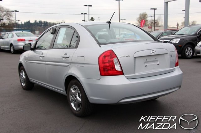 Hyundai Accent 2011 photo 4