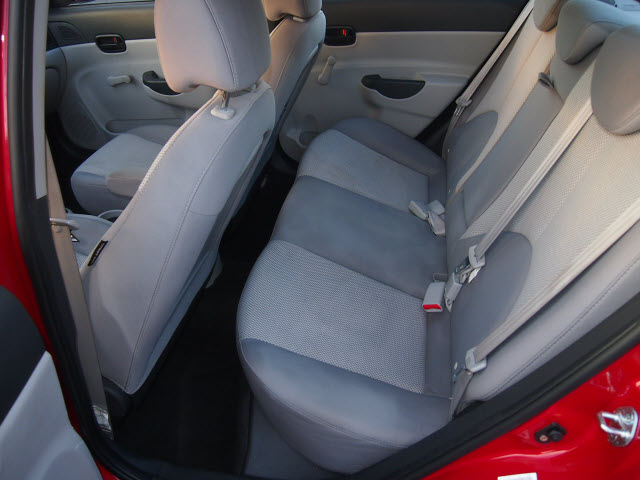 Hyundai Accent 2011 photo 4