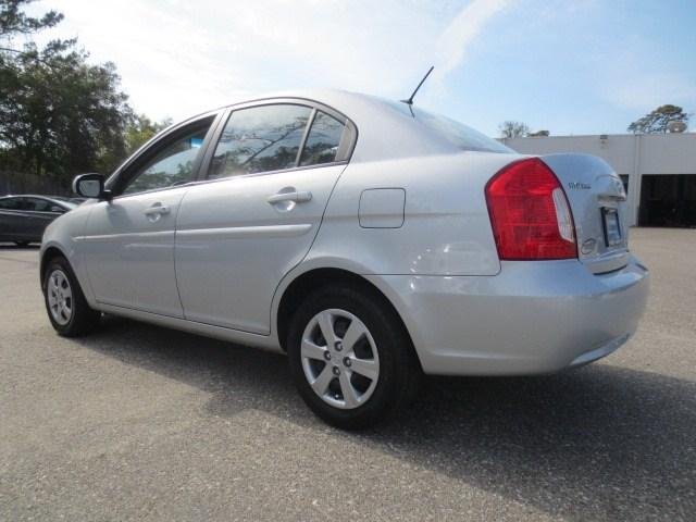 Hyundai Accent 2011 photo 2