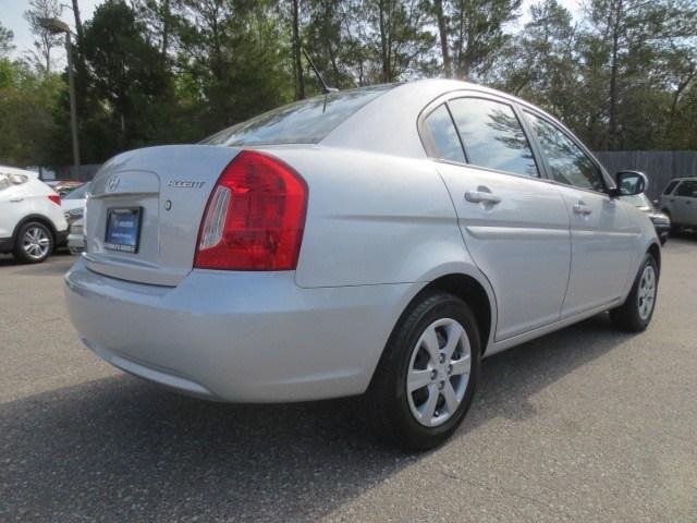 Hyundai Accent 2011 photo 4