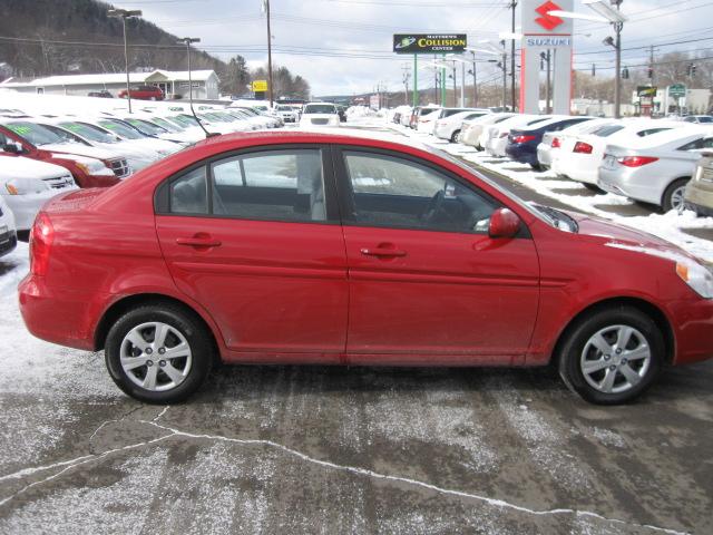 Hyundai Accent 2011 photo 1