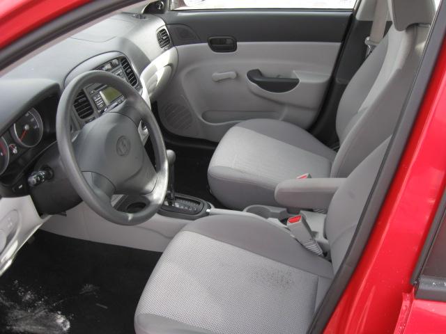 Hyundai Accent 2011 photo 4