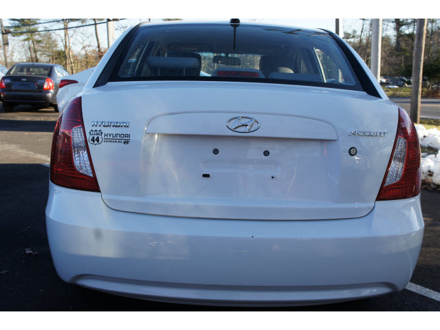 Hyundai Accent 2011 photo 1