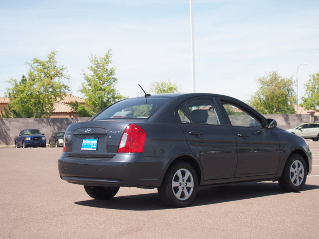 Hyundai Accent 2011 photo 1