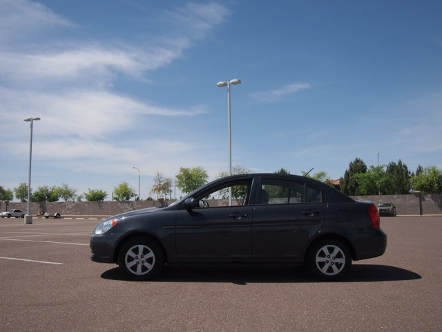 Hyundai Accent 2011 photo 3