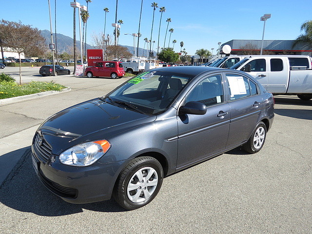 Hyundai Accent 2011 photo 2