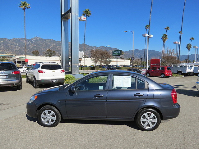 Hyundai Accent 2011 photo 3