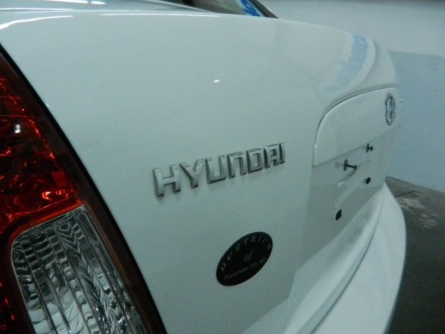 Hyundai Accent 2011 photo 1