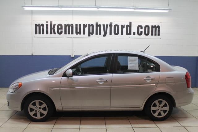 Hyundai Accent 2011 photo 1