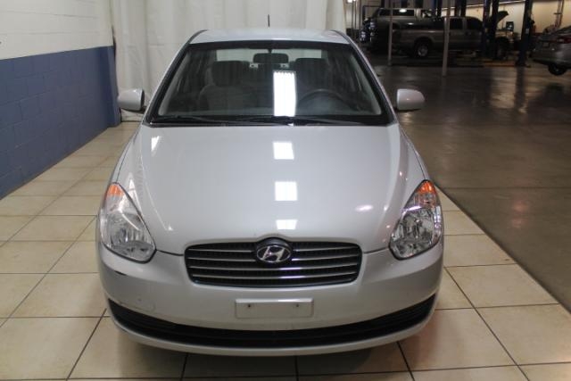 Hyundai Accent 2011 photo 2