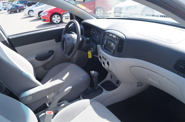 Hyundai Accent 2011 photo 5