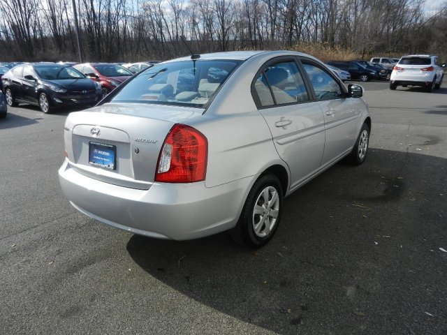 Hyundai Accent 2011 photo 3