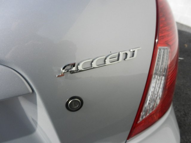 Hyundai Accent 2011 photo 4