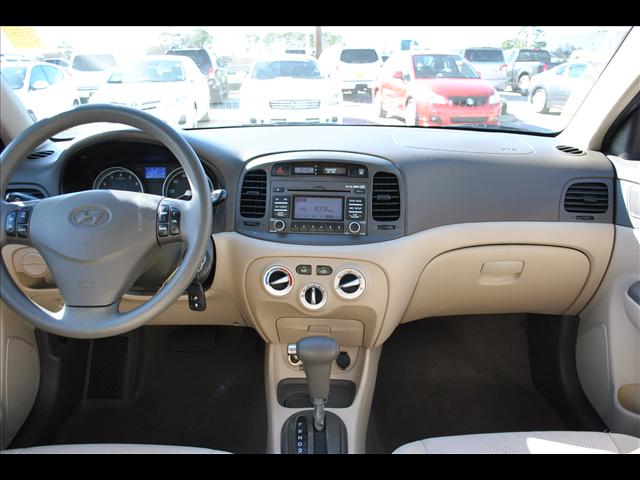 Hyundai Accent 2011 photo 5