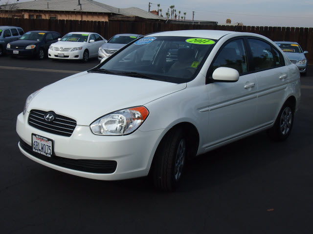 Hyundai Accent 2011 photo 4