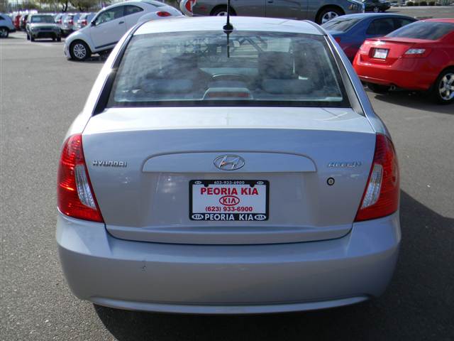 Hyundai Accent 2011 photo 1