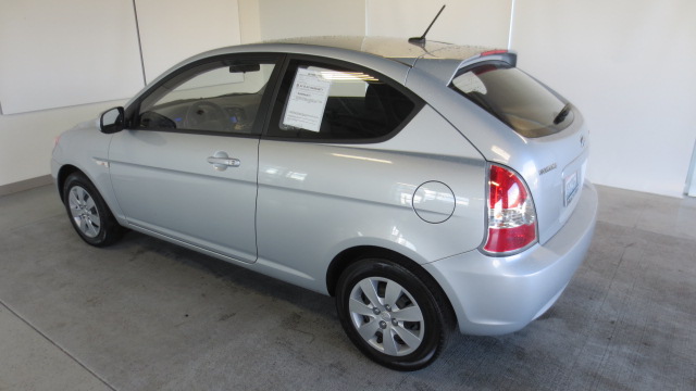 Hyundai Accent 2011 photo 1