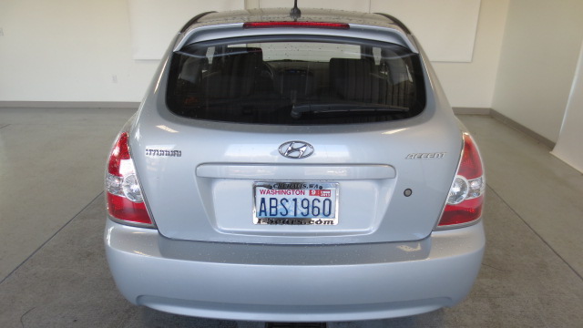 Hyundai Accent 2011 photo 2