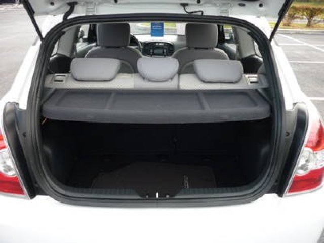 Hyundai Accent 2011 photo 3