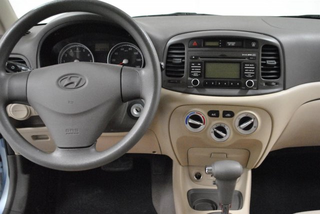 Hyundai Accent 2011 photo 1