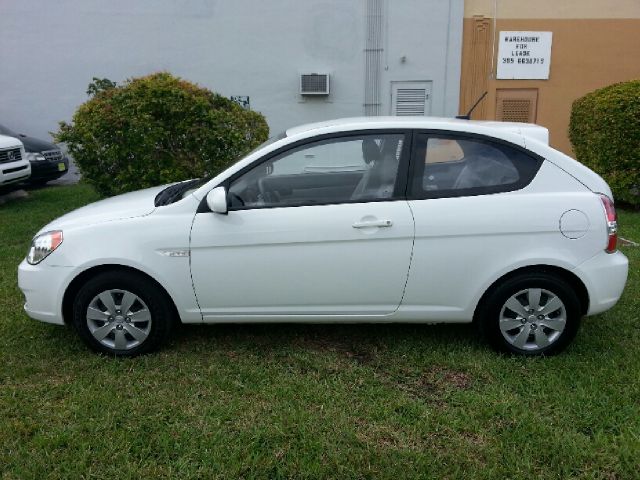 Hyundai Accent 2011 photo 2