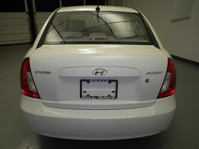 Hyundai Accent 2011 photo 1