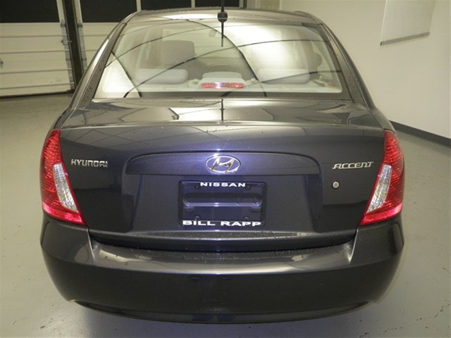 Hyundai Accent 2011 photo 3