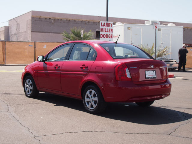 Hyundai Accent 2011 photo 1