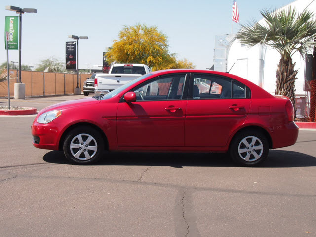 Hyundai Accent 2011 photo 3