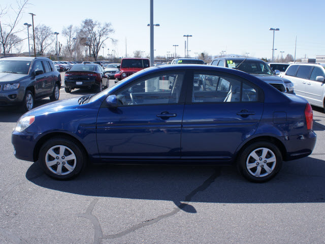 Hyundai Accent 2011 photo 2