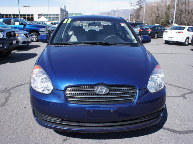 Hyundai Accent 2011 photo 3