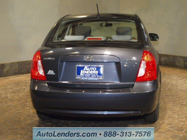 Hyundai Accent 2011 photo 1