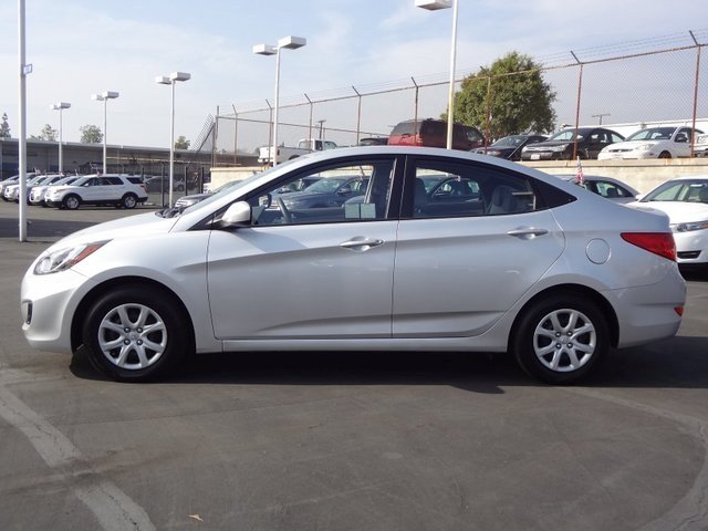 Hyundai Accent 2012 photo 4