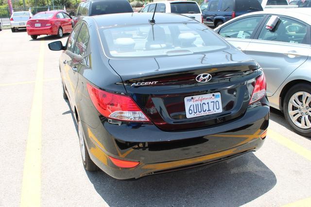 Hyundai Accent 2012 photo 6