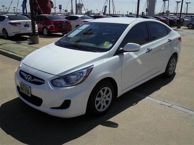 Hyundai Accent 2012 photo 1