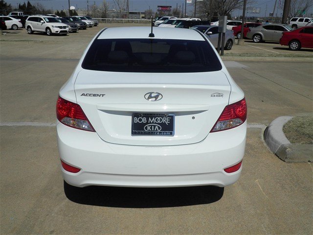 Hyundai Accent 2012 photo 4