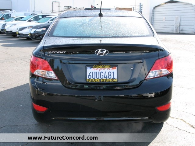 Hyundai Accent 2012 photo 3