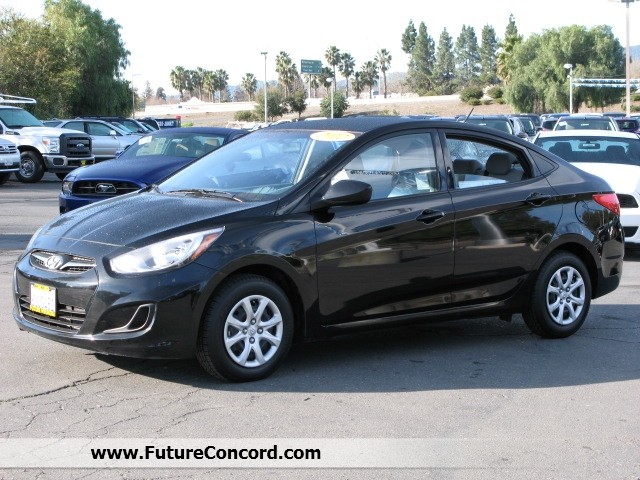 Hyundai Accent 2012 photo 5