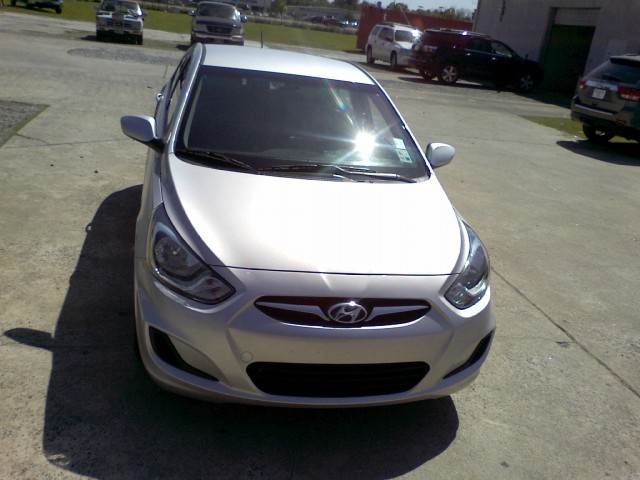 Hyundai Accent 2012 photo 1