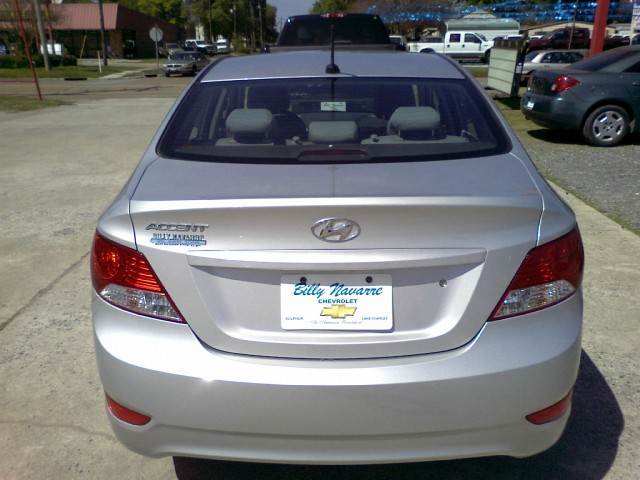 Hyundai Accent 2012 photo 2